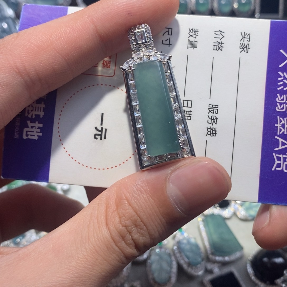 翡翠项链未镶嵌翡翠