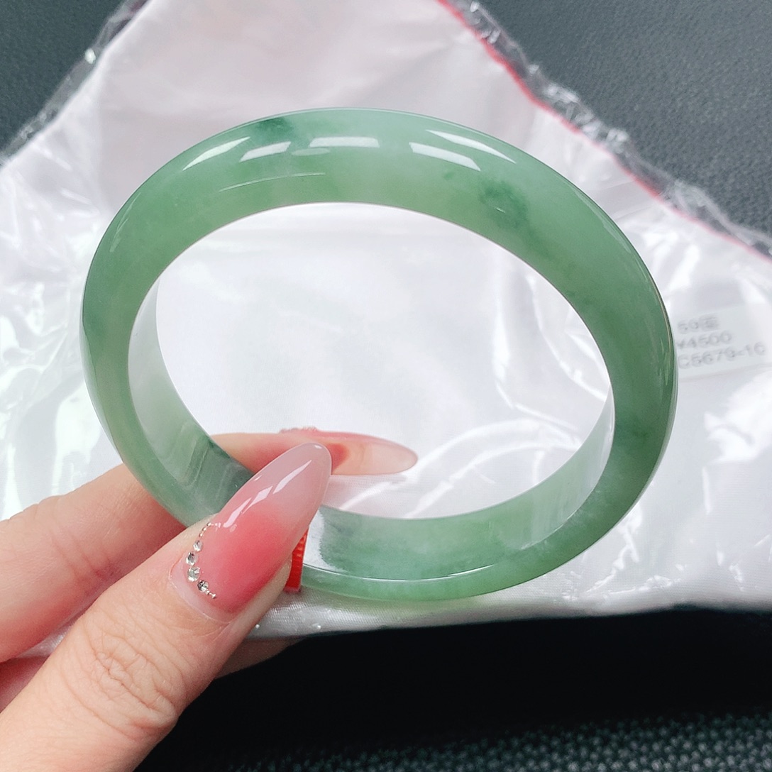 翡翠手镯未镶嵌凡**士59圈
