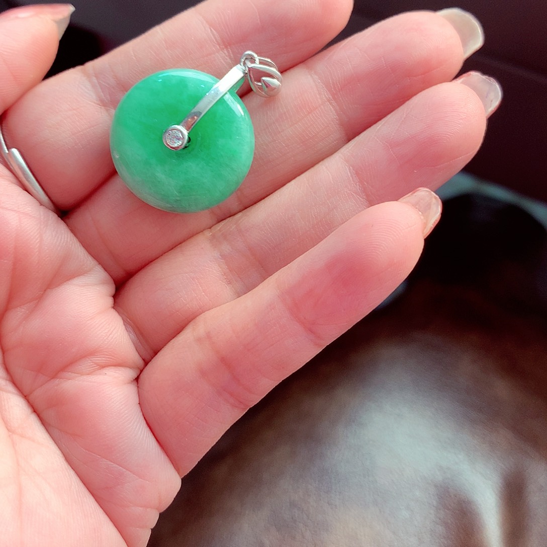 翡翠颈饰银S925镶嵌翡翠