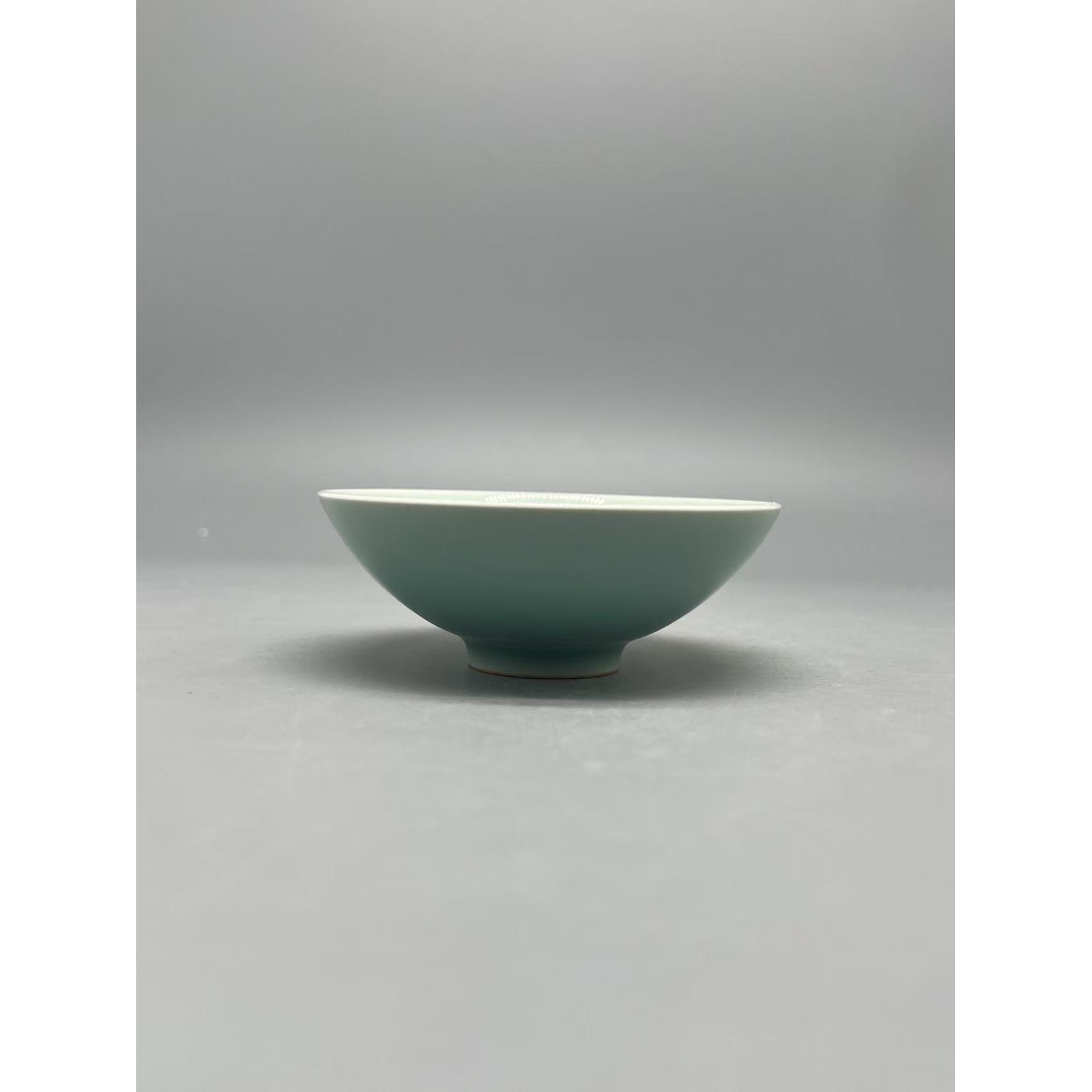 【龙泉】舒禾-粉青釉素面斗笠碗 LQ-7087