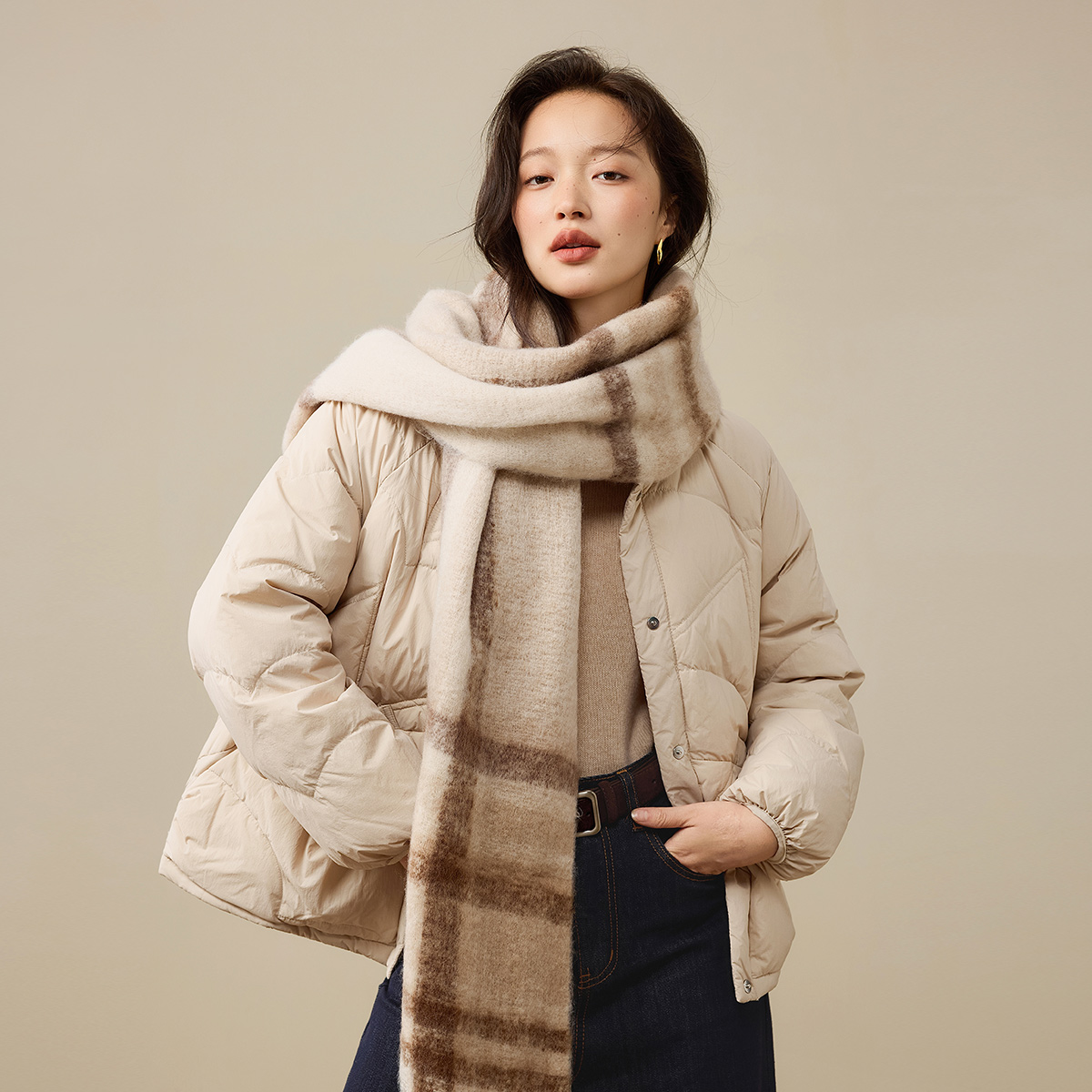 茵曼25年纯色立领羽绒服女25年冬季休闲舒适百搭短款时尚加厚外套