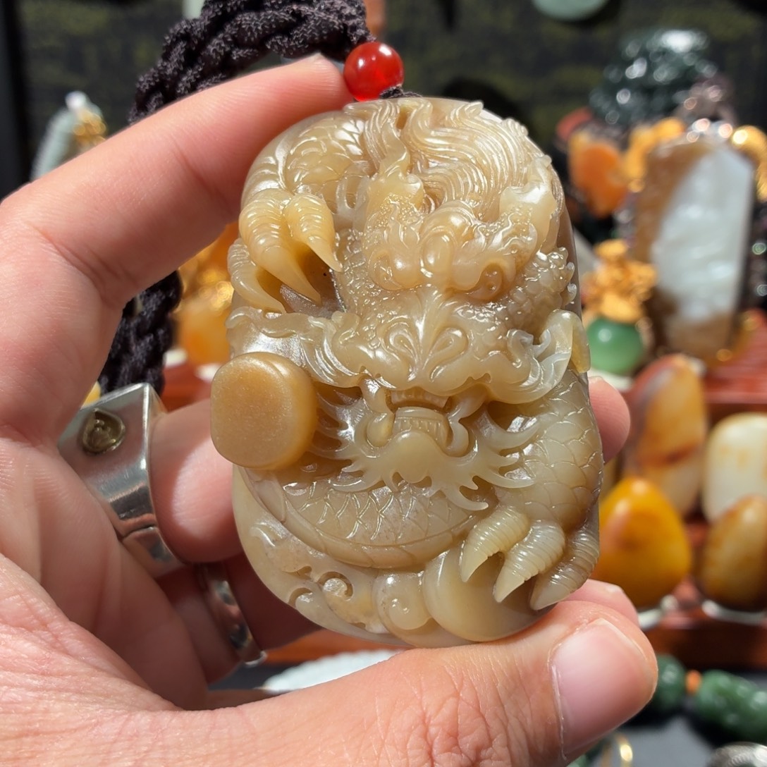 和田玉（糖玉）未镶嵌把件150g