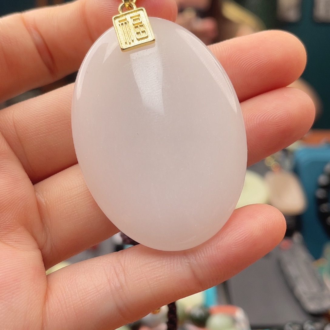 和田玉未镶嵌颈饰蛋