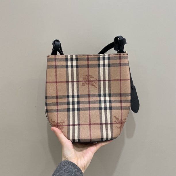 95新 BURBERRY/博柏利 战马水桶包
