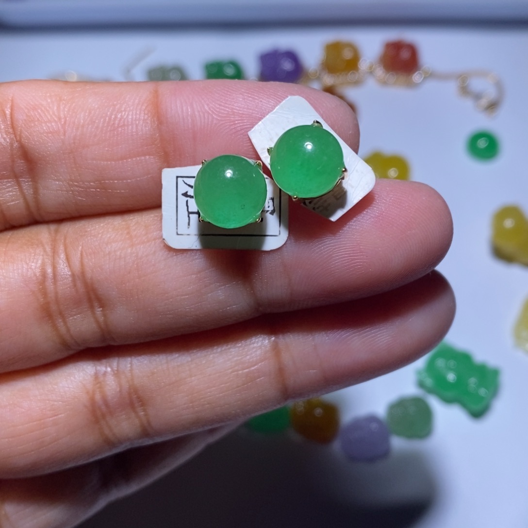 颈饰未镶嵌翡翠六***中