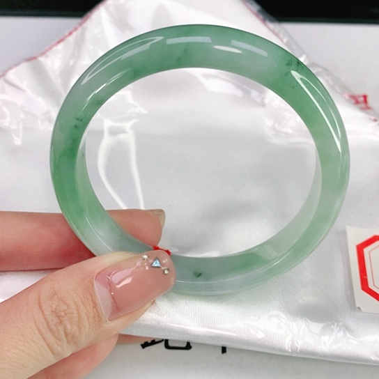 翡翠手镯未镶嵌天然翡翠A货027