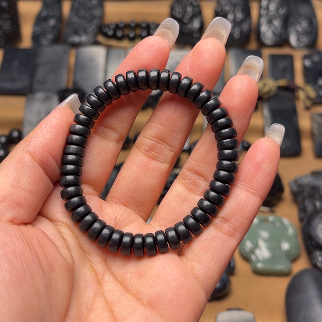 真***华和田玉（墨玉）未镶嵌颈饰