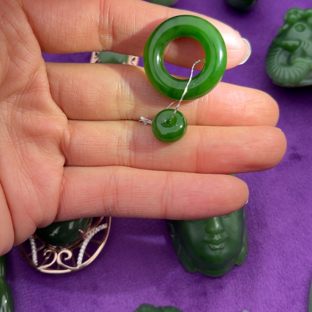 和田玉（碧玉）颈饰未镶嵌