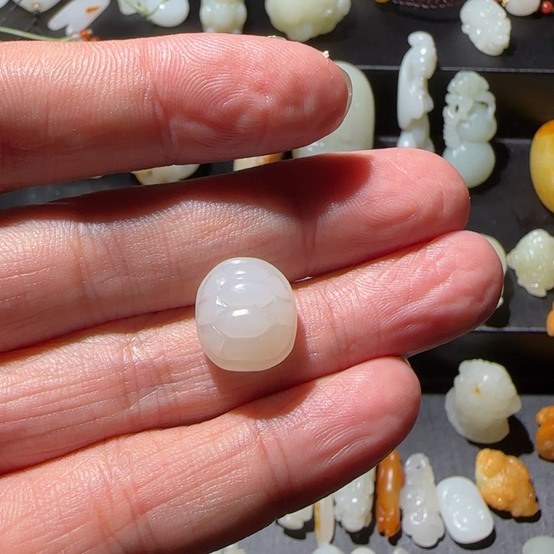 和田玉颈饰未镶嵌土***团