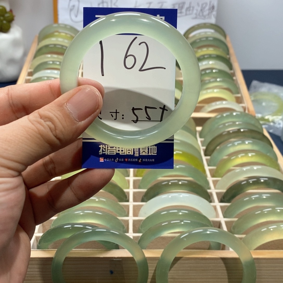 岫玉手镯未镶嵌手镯