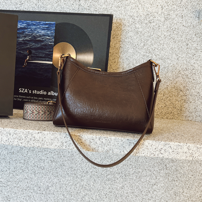 [安然精选]轻奢复古斜挎包可手提简约时尚百搭女单肩包防刮耐磨