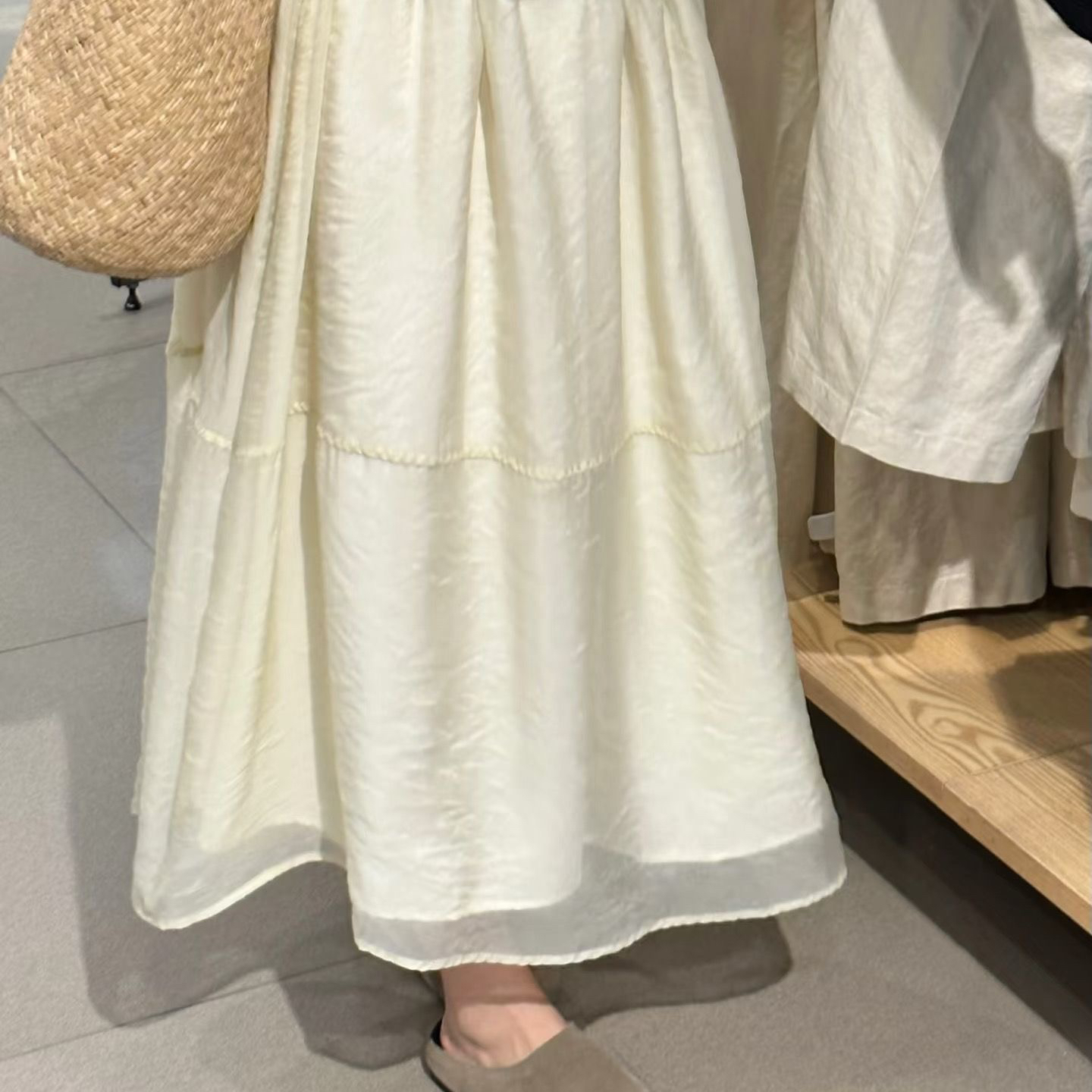 自制/客户进口面料/轻盈感流光异彩奶油色半裙