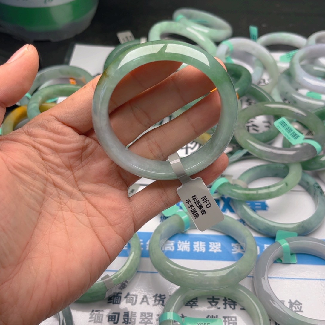未镶嵌手镯翡翠5556. X5. 119