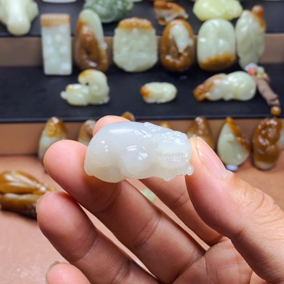 精***神和田玉未镶嵌吊坠(不含链)