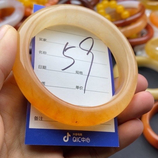 石英质玉未镶嵌手镯