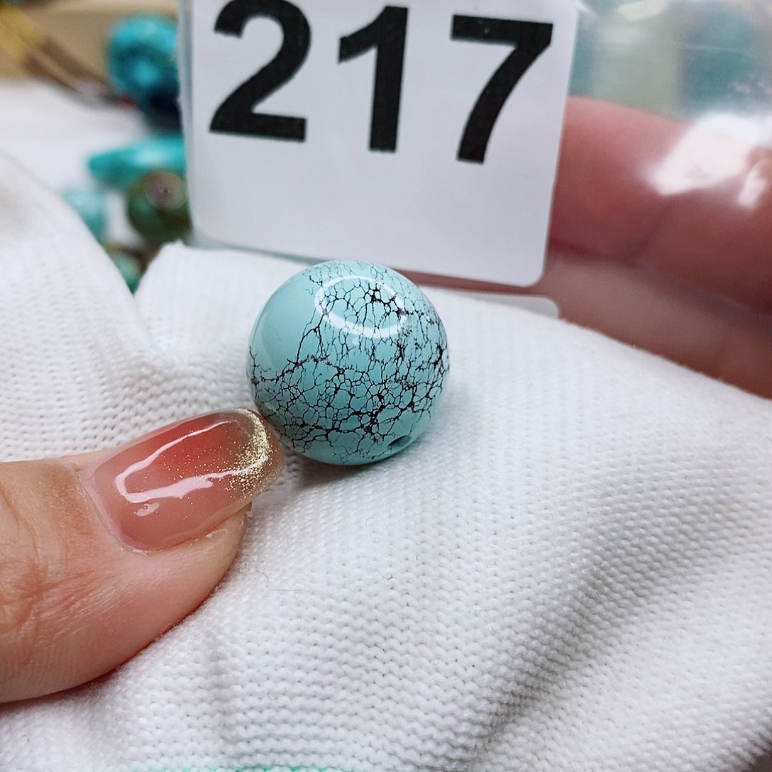 绿松石未镶嵌颈饰以****干