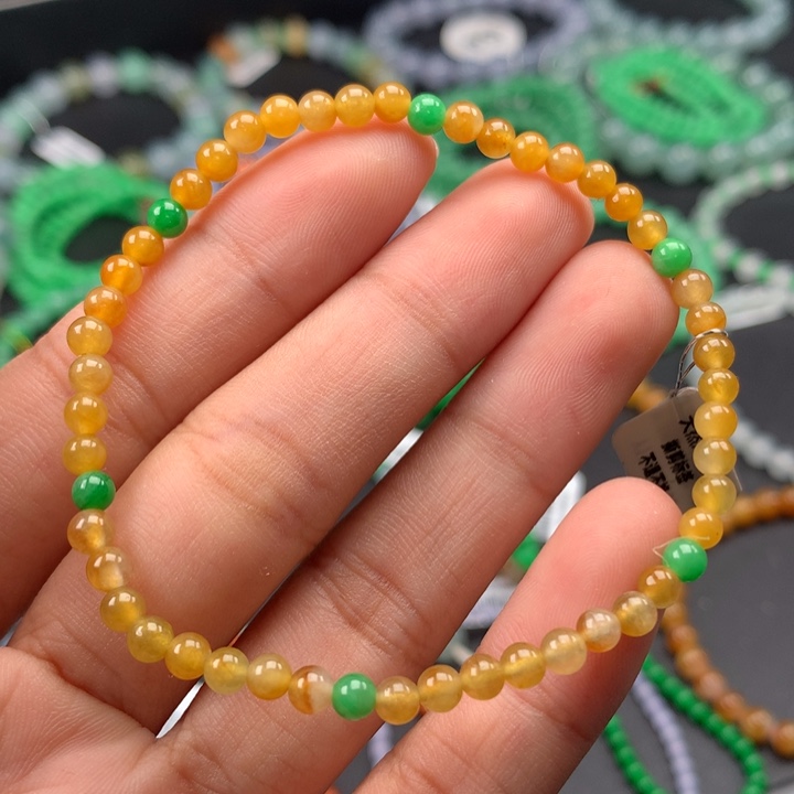 翡翠手镯未镶嵌卡