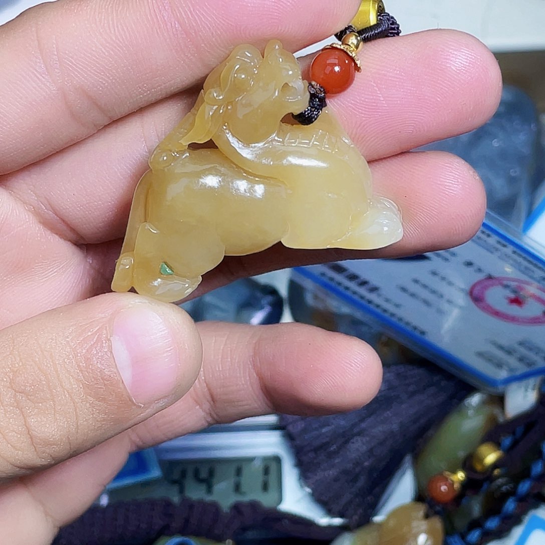 颈饰未镶嵌和田玉巧*