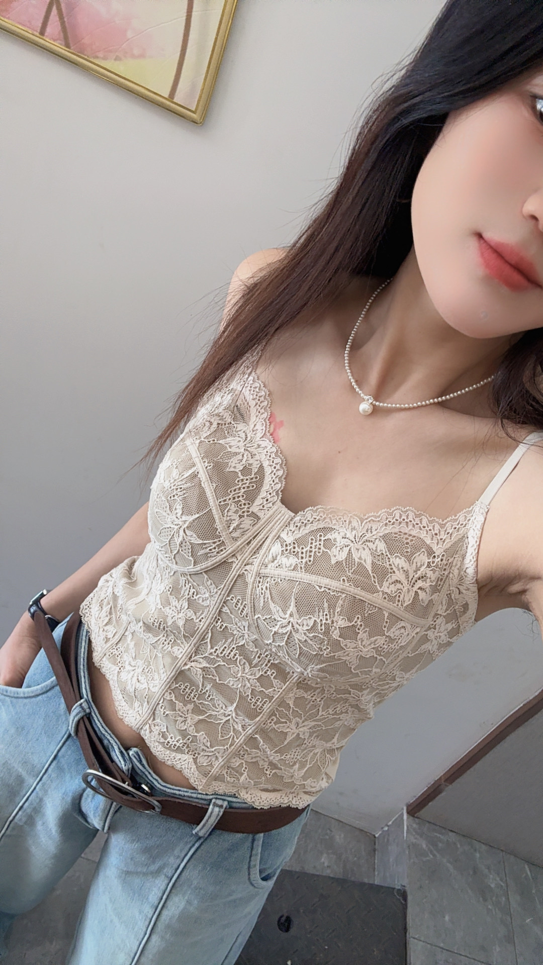 红衣俏家法式独特设计蕾丝吊带亲肤背心