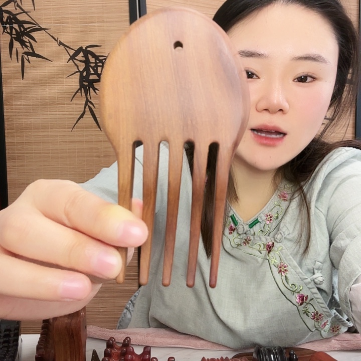 红贵宝章鱼梳子二等品