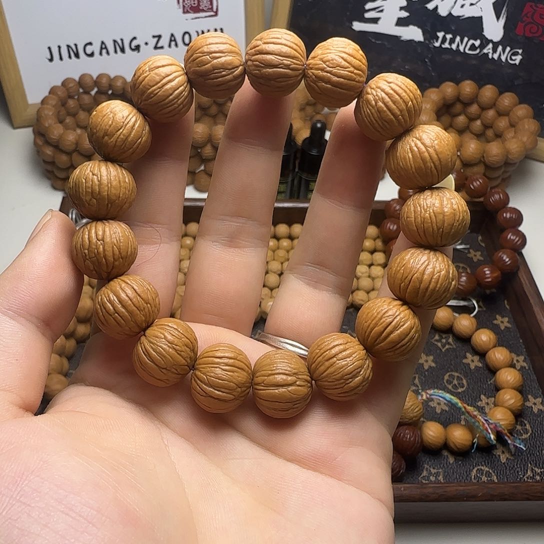 猴头核桃手串土豪风雨南瓜三选一