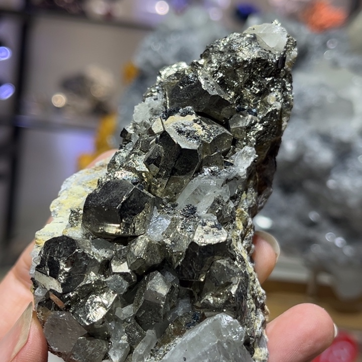 ️***️石材黄铁矿水晶石