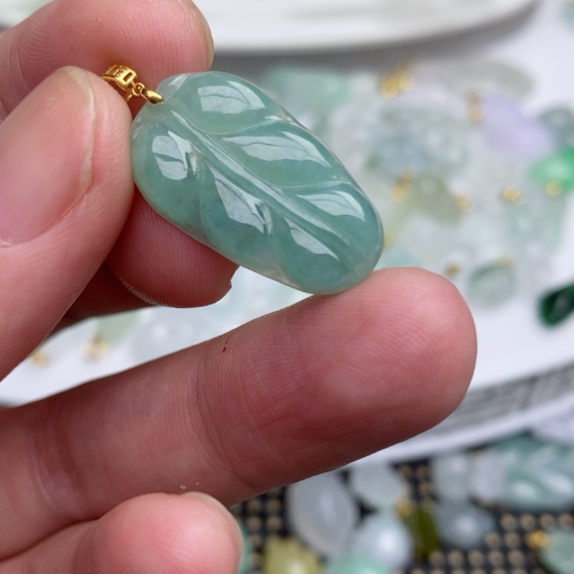 【闪购商品】翡翠吊坠(不含链)18K金镶嵌叶子
