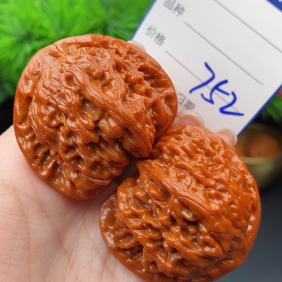 文玩核桃把件45红狮子752