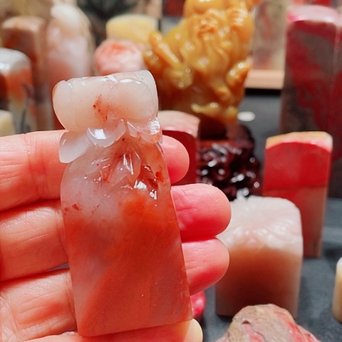 昌化石老性精品红花冻石