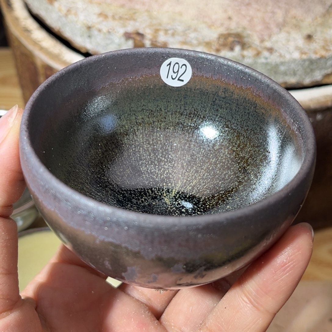 茶盏义兴龙窑坚持真柴烧落灰烧