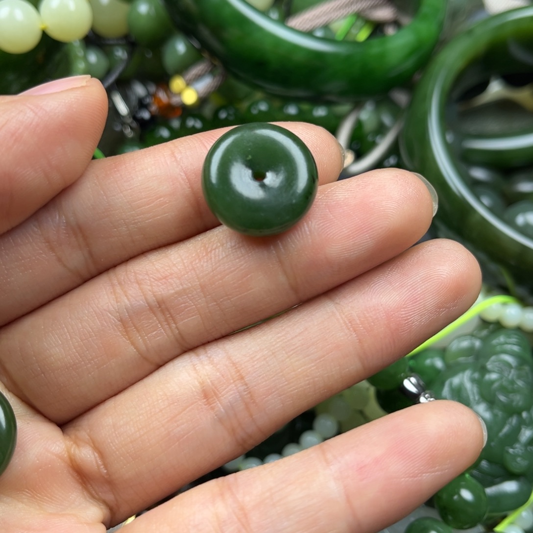 和田玉（碧玉）未镶嵌颈饰