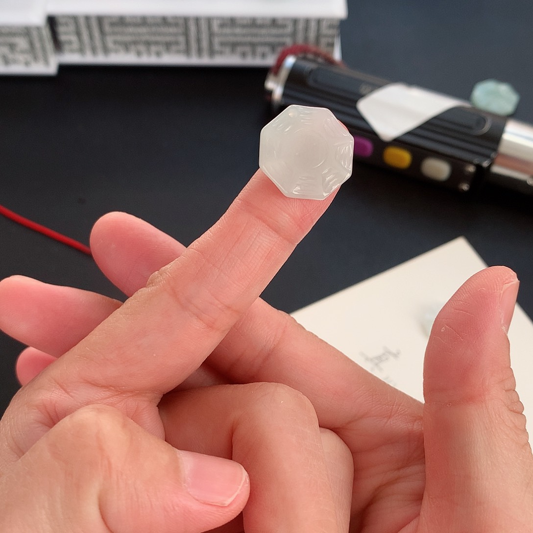 颈饰未镶嵌翡翠八卦