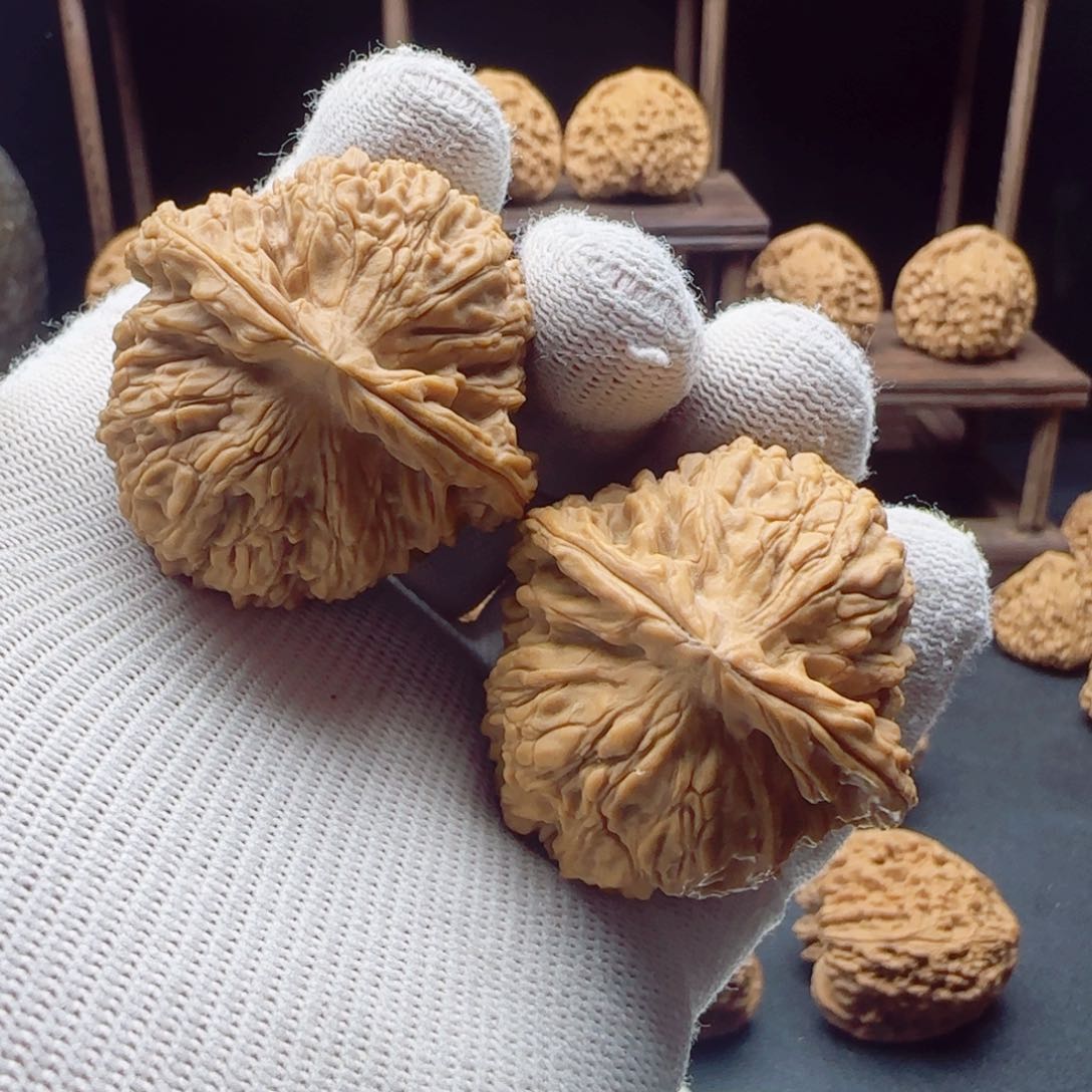 文玩核桃吊坠42球疆  49克