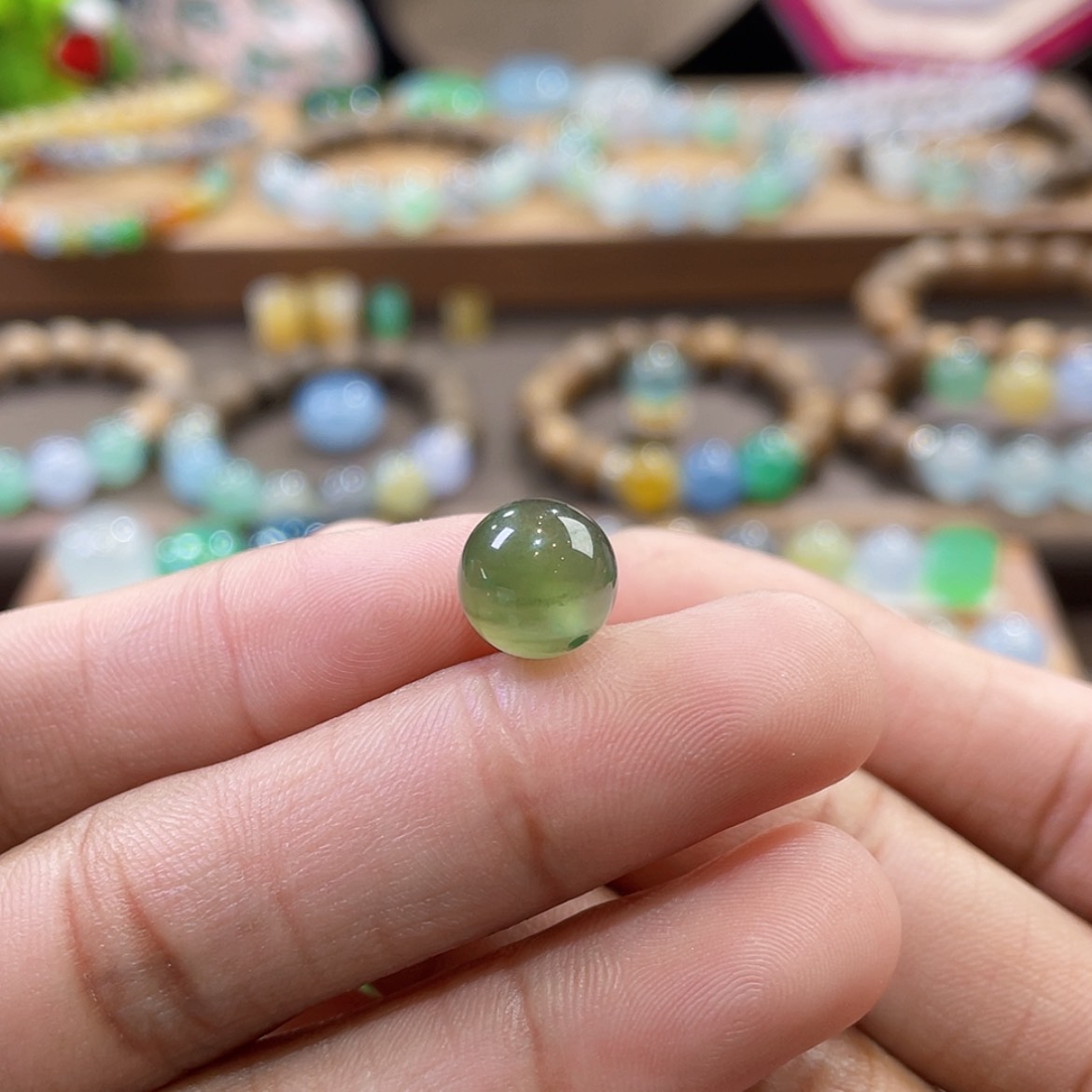 【闪购商品】翡翠颈饰未镶嵌橄榄绿