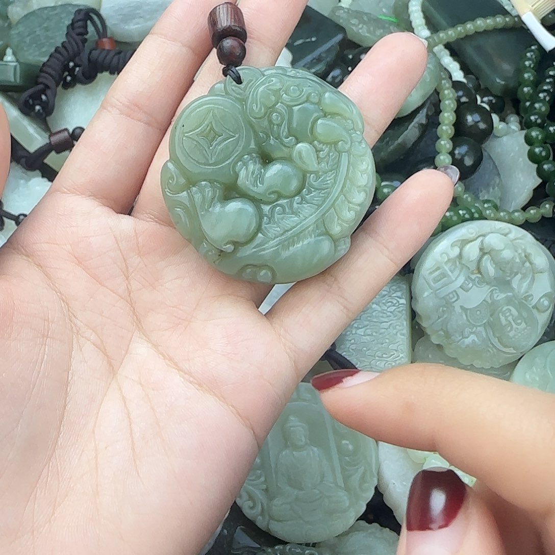 和田玉未镶嵌颈饰