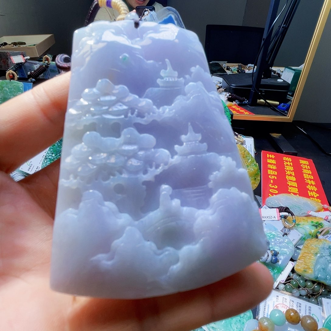 颈饰未镶嵌翡翠一