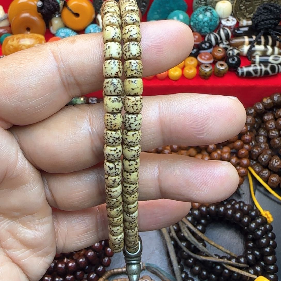 星月菩提吊坠在**?108念珠