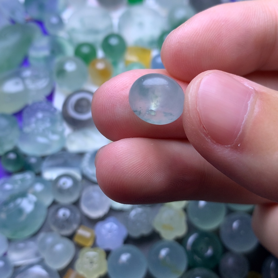 定制翡翠未镶嵌挂件