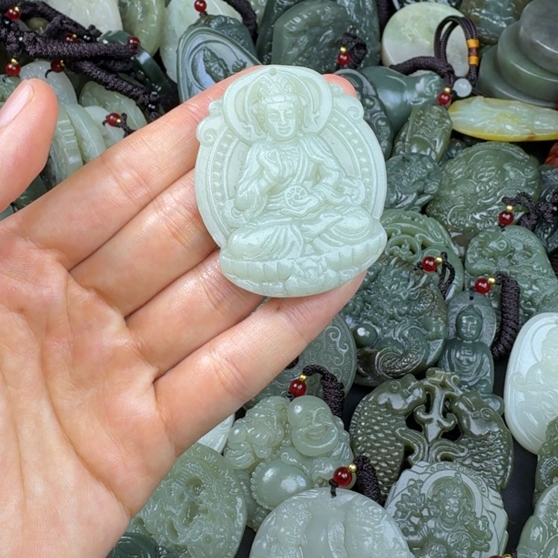 和田玉颈饰未镶嵌