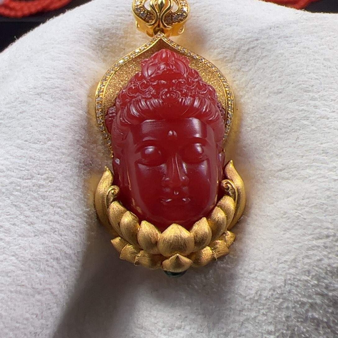 南红玛瑙吊坠18K金镶嵌