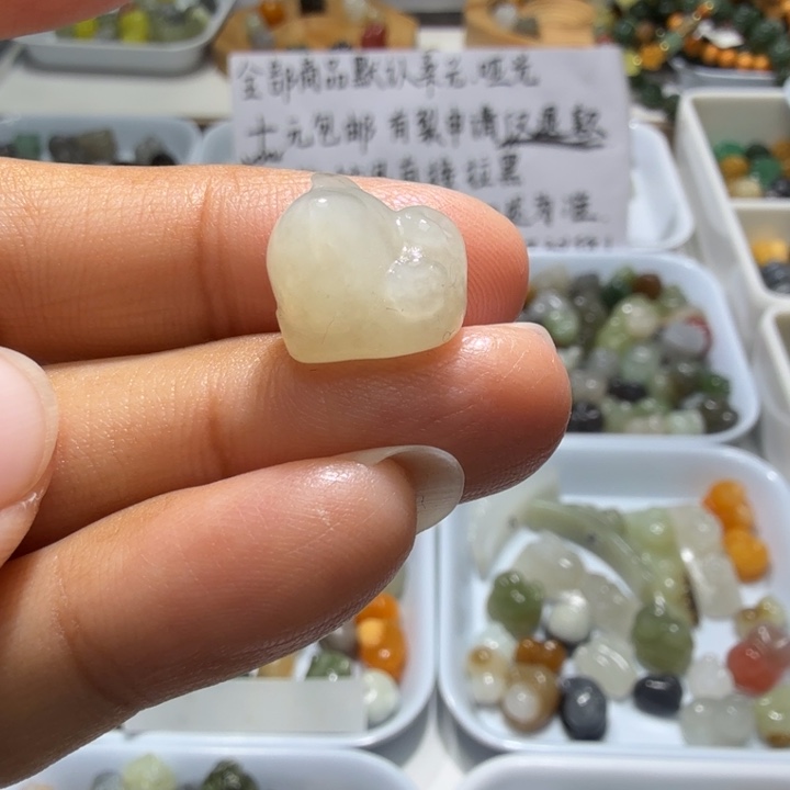 和田玉未镶嵌珠宝奇石