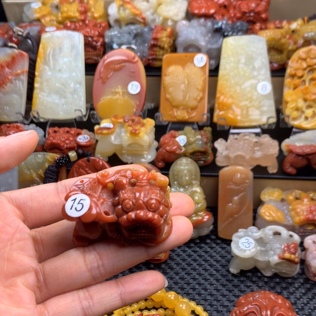 石英质玉（黄龙玉）挂件未镶嵌