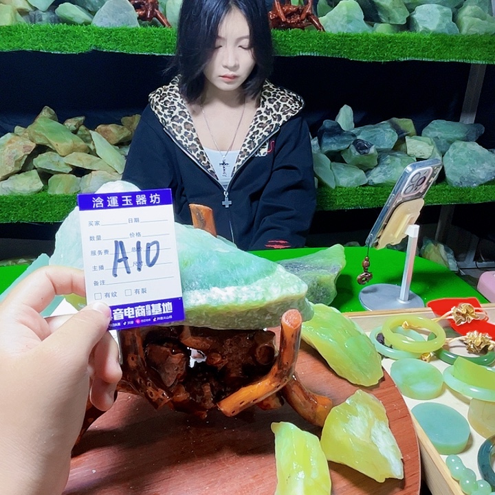 兵***，未镶嵌蛇纹石玉纯天然岫玉摆石摆件
