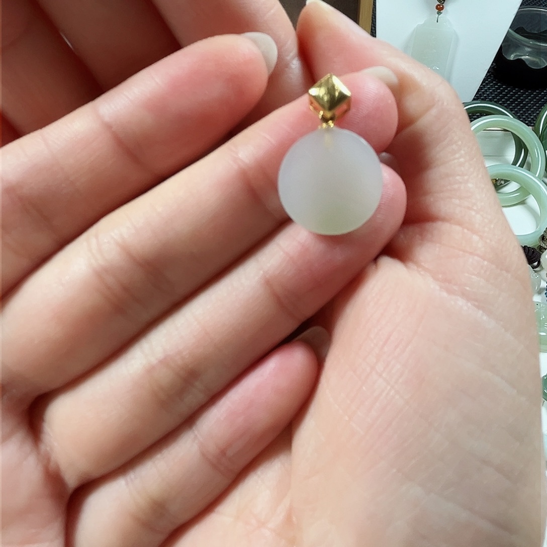 和田玉颈饰18K金镶嵌