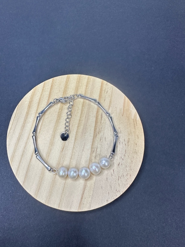 不锈钢仿珍珠手链 素款日韩经典女珠宝气质轻奢通用手链原创设计