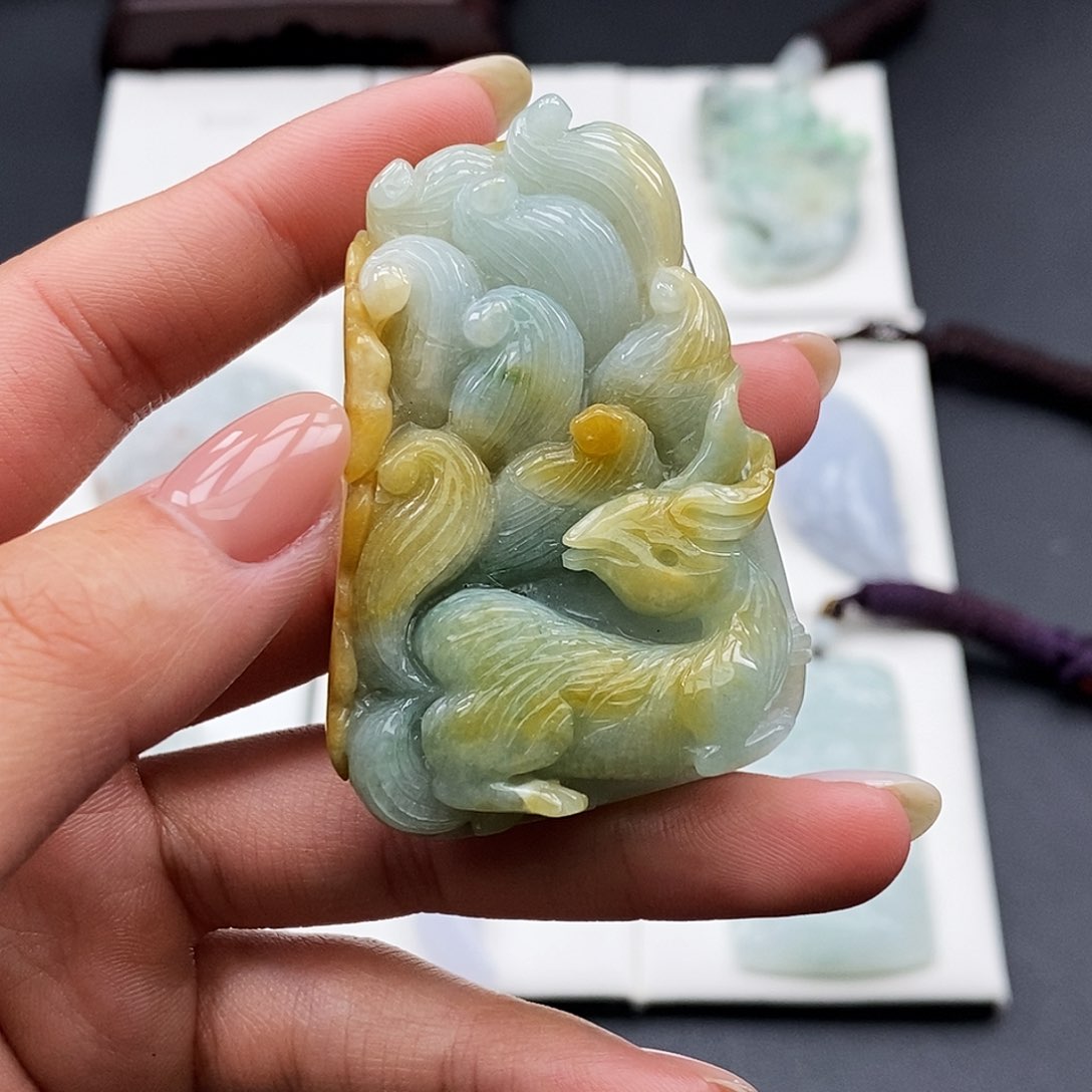 翡翠颈饰未镶嵌翡翠