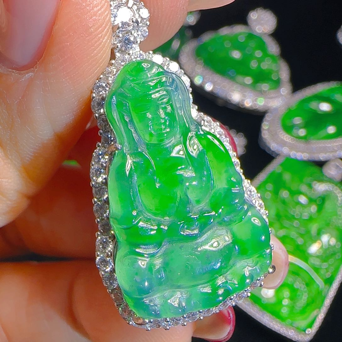 翡翠吊坠(赠链)银S925镶嵌