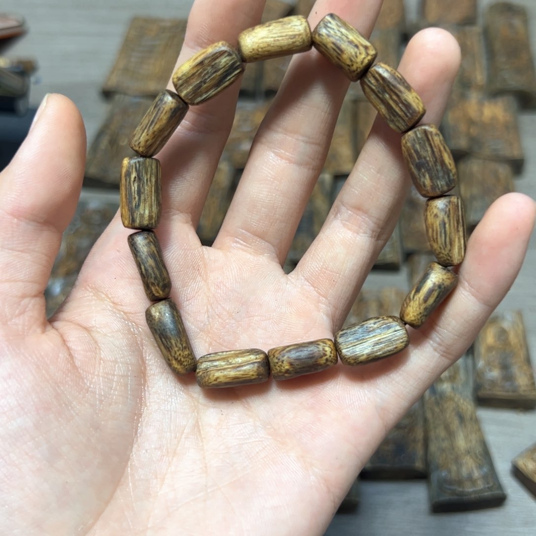 沉香木手串白棋桶珠7.8克