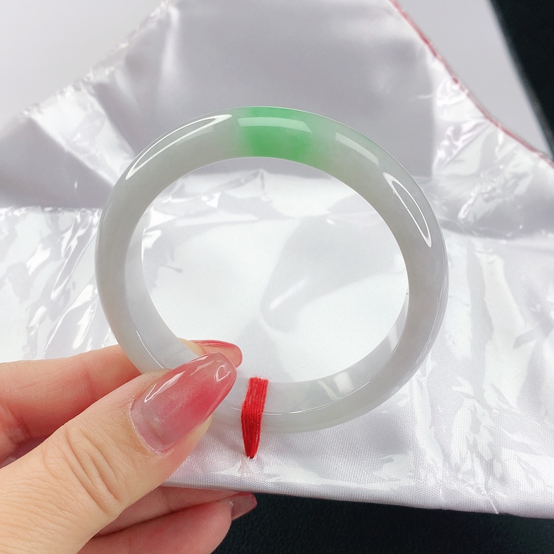 翡翠手镯未镶嵌翡翠406