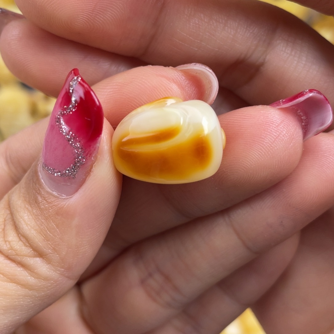 琥珀裸石未镶嵌蜜蜡